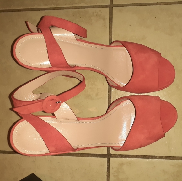 Red Velvet Barney New York Pumps - Picture 2 of 15